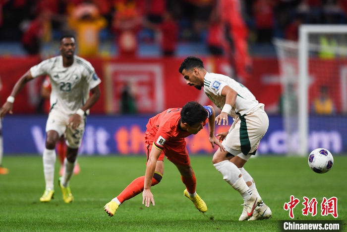 世预赛18强赛：多一人作战却遭绝杀 国足遭遇两