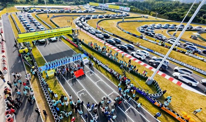 卢宁军现身广州从化新能源运动季见证粤港澳大