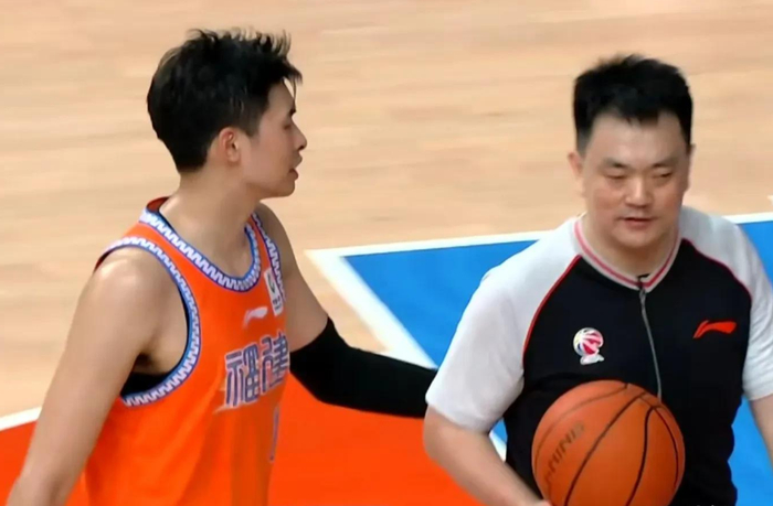 青岛男篮客场冲突事件引CBA追加处罚